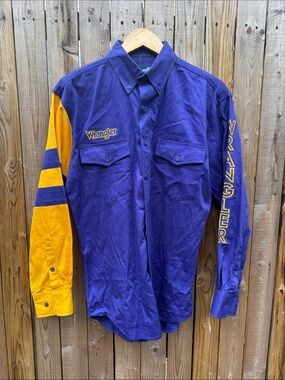 Wrangler men’s Purple and yellow Long-Sleeve Button-Up Shirt